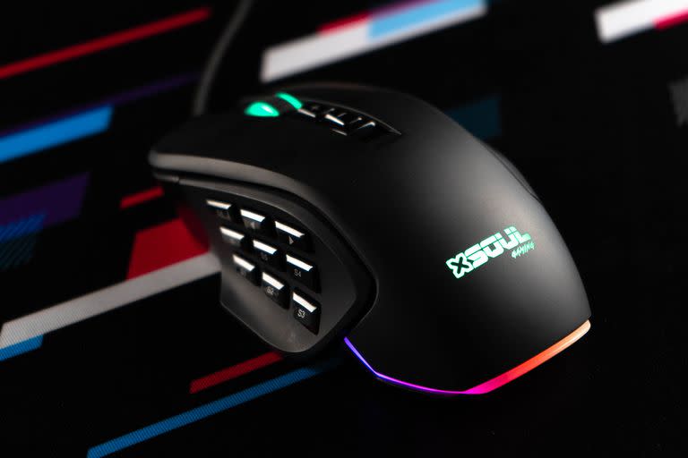 El mouse XM 1100 de Soul tiene un panel con botones programables; se puede cambiar el número o sacarlos todos para tener un diseño convencional