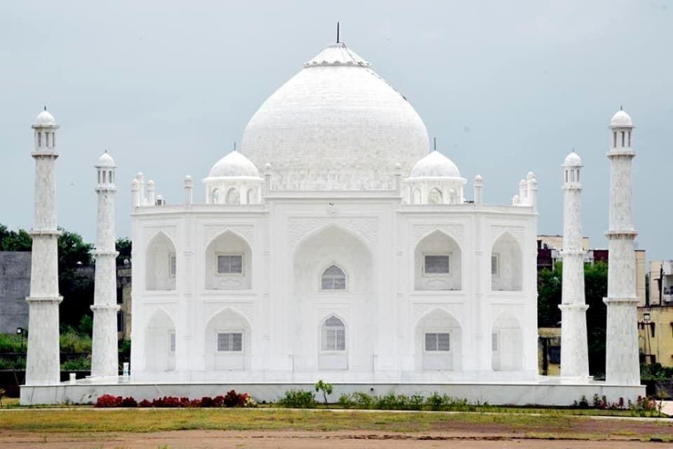 INDIA-TAJ MAHAL RÉPLICA (AP)