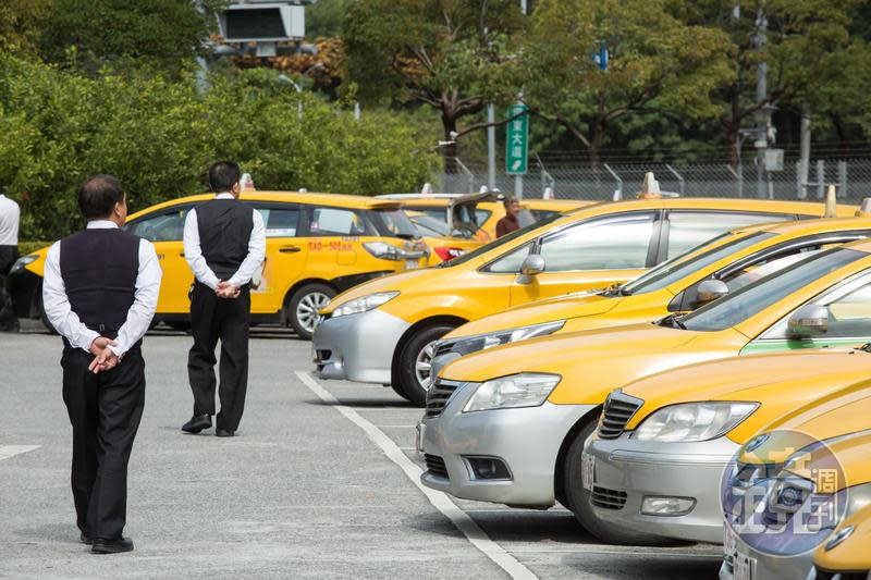 春假連假期間前後，全台計程車會加收費用。