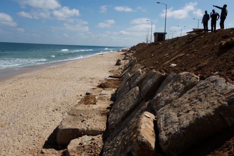 Shore erosion in Gaza threatens beachfront cafes, roads