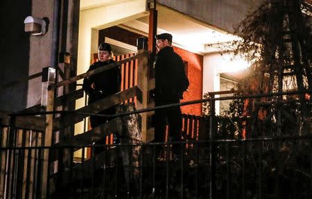 Police officers are seen in Stockholm after a raid following a suspected terror attack on the Drottninggatan Street in central Stockholm, Sweden, April 8, 2017. Fredrik Persson/TT News Agency/via Reuters