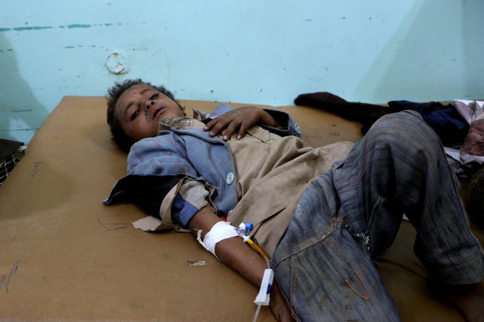 <p>A Yemeni boy lies in the hospital after he was injured by an airstrike in Saada, Yemen, Aug. 9, 2018. (Photo: Naif Rahma/Reuters) </p>