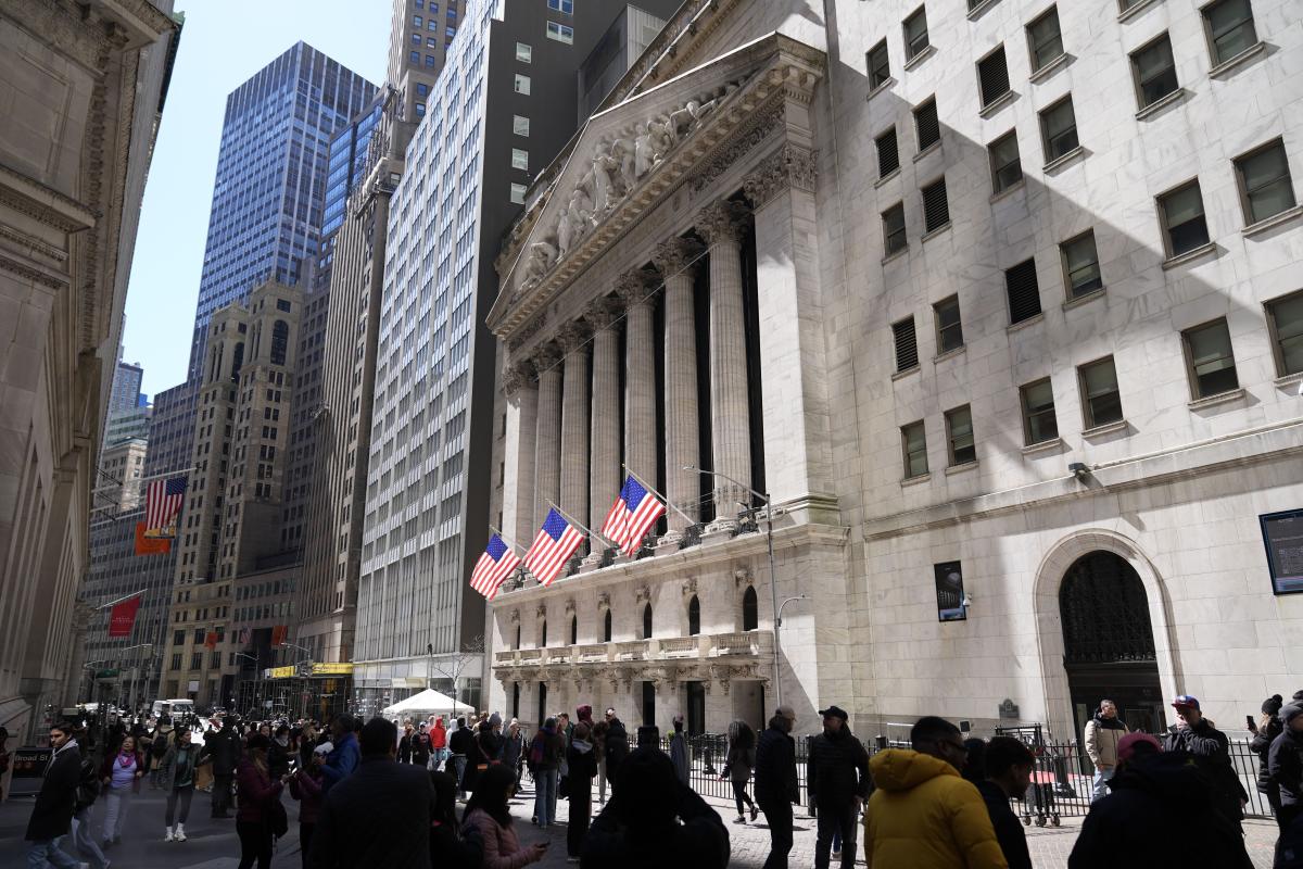 Wall Street edges higher following surprisingly strong U.S. jobs report