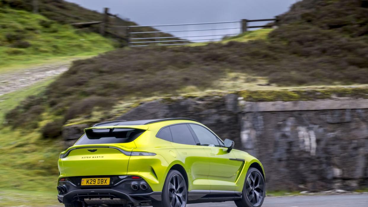 2025 aston martin dbx 707