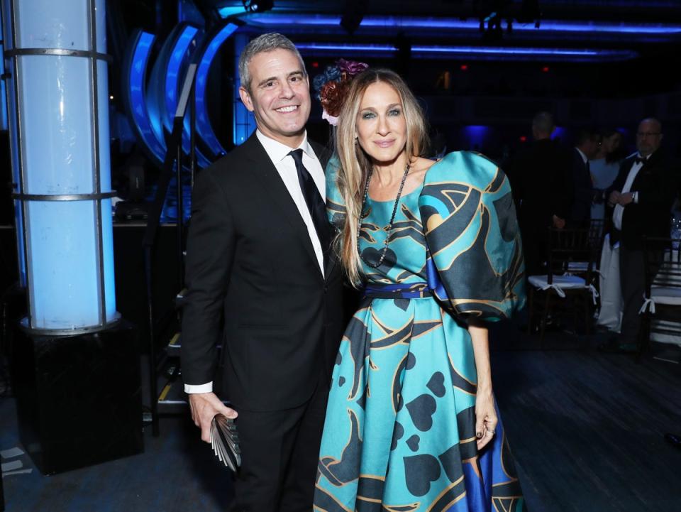 Andy Cohen and Sarah Jessica Parker attend the 30th Annual GLAAD Media Awards in partnership with Ketel One Family-Made Vodka, longstanding ally of the LGBTQ community on May 04, 2019 (Getty Images for Ketel One Famil)