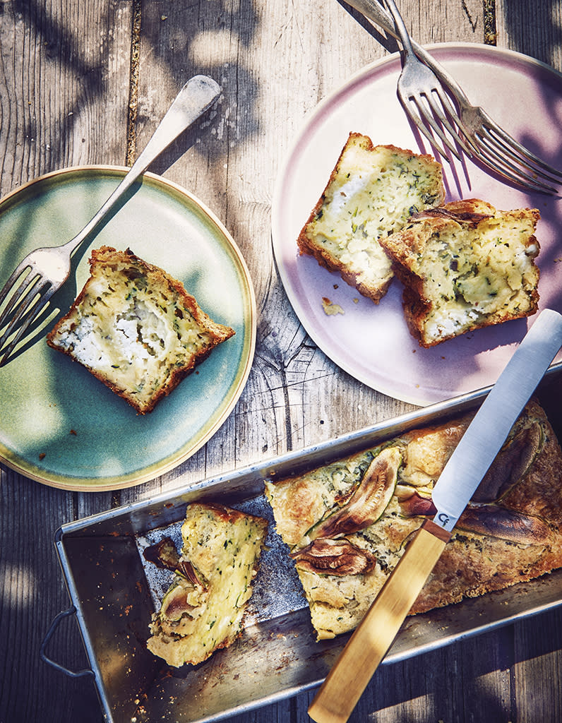 Cake aux courgettes, chèvre et menthe fraîche