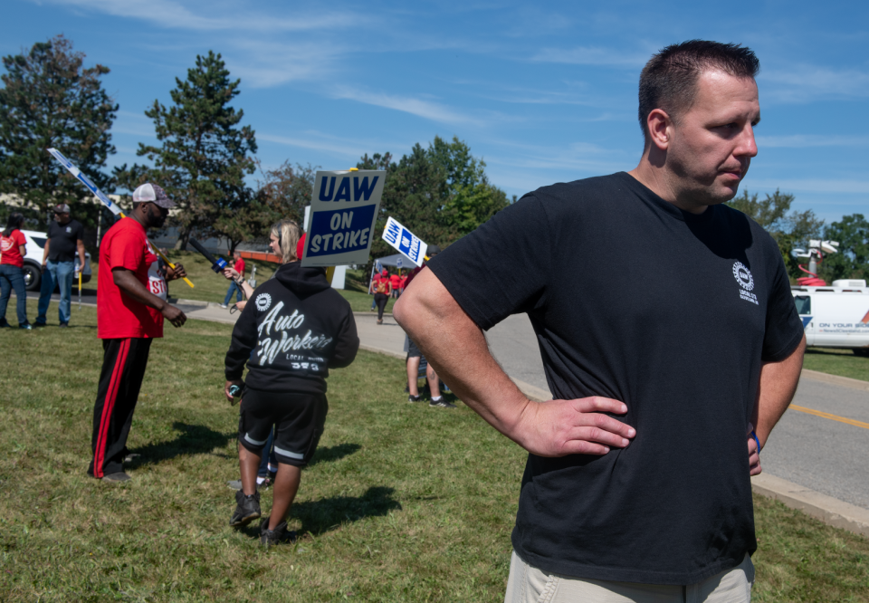 United Auto Workers No. 573 President Mike Kalman says workers are prepared to walk the picket line 24-7 at Stellantis parts distribution center in Streetsboro.