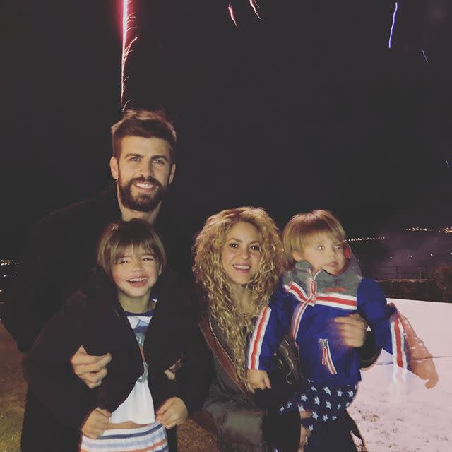 Piqué encabeza esta lista con sus dos bellos hijos Milan y Sasha, que tiene junto a la cantante Shakira. Foto: Pique/Instagram