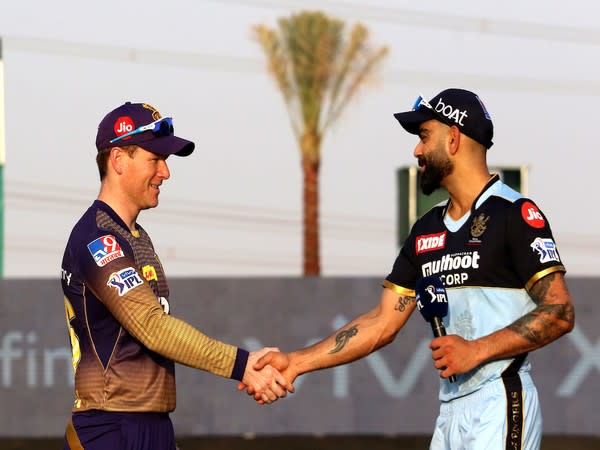 Eoin Morgan with Virat Kohli. (Photo/ IPL Twitter)