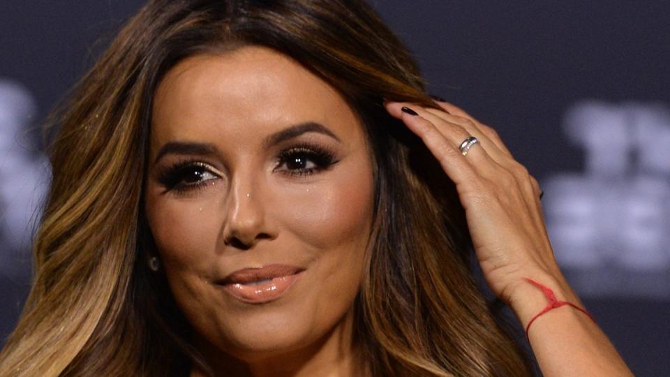 Eva Longoria freut sich über einen Jungen. Foto: Patrick Seeger