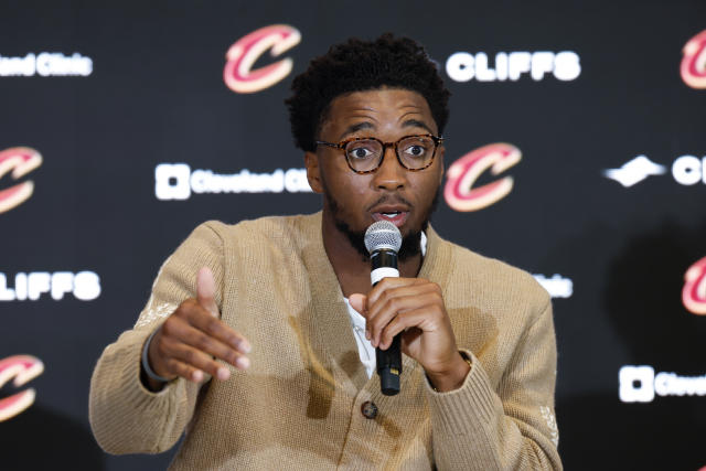 Newest Cavs star Mitchell gets warm welcome in Cleveland - The Sumter Item