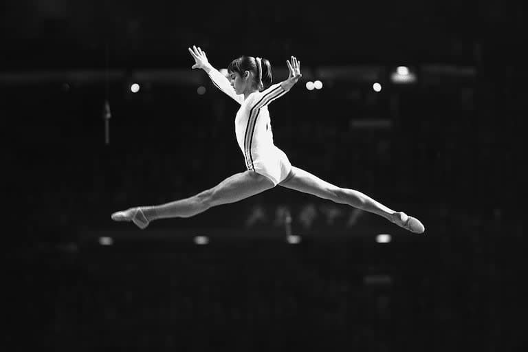 Nadia Comaneci rompió récords olímpicos a sus 14 años