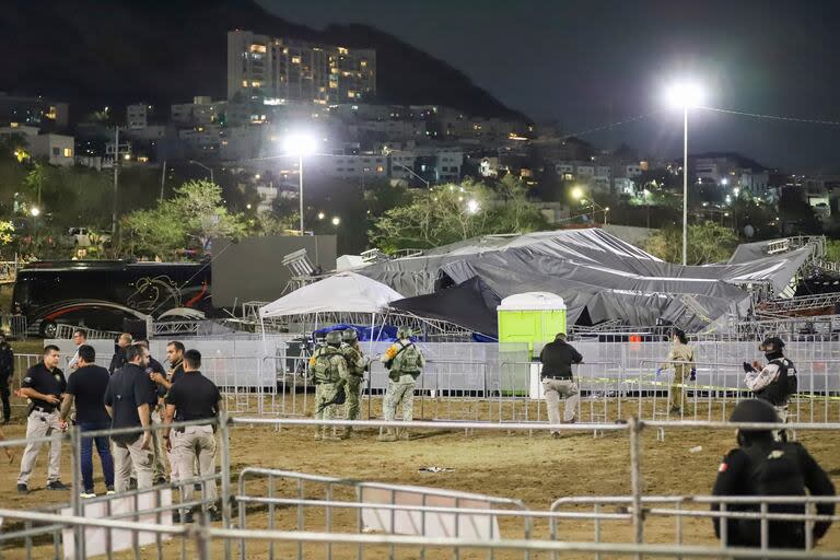 Así fue el momento exacto de la caída del escenario en un acto electoral en México: hay muertos y heridos