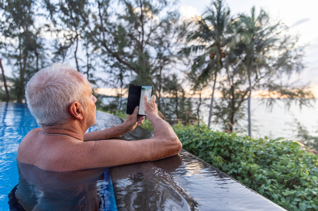 
Ältere Menschen entscheiden sich für einen Ruhestand in tropischen Gefilden und billigeren Pflegeeinrichtungen. - Copyright: Mystockimages/Getty