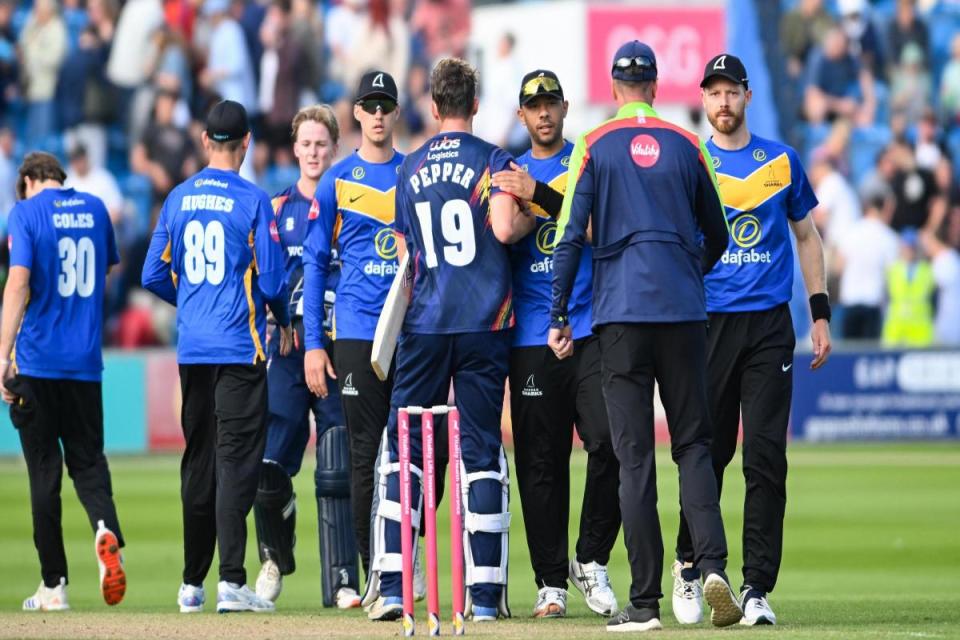 Sussex skipper Tymal Mills congratulates Essex match-winner Michael Pepper <i>(Image: Simon Dack)</i>