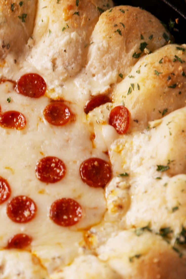 Garlic Bread Pizza Dip