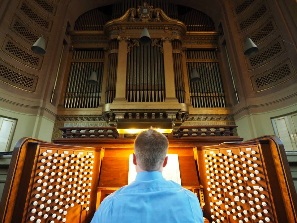 will be held on April 27 with Mark Mummert and Wesley Hall will bring "Moveable Feast," a Bach organist recital, to the Trinity Lutheran and First Baptist churches in Worcester.