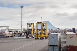 Kalmar Hybrid Straddle Carriers at Port of Tauranga