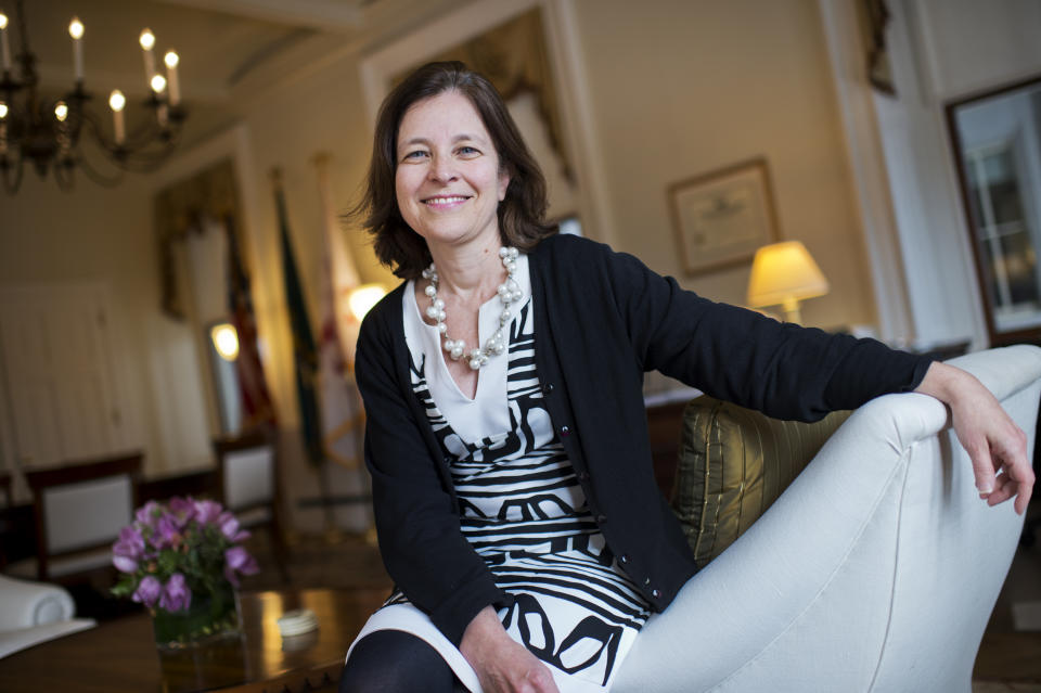 ÉTATS-UNIS - 26 FÉVRIER : Sarah Bloom Raskin, secrétaire adjointe du département du Trésor, est photographiée dans son bureau, le 26 février 2015. (Photo de Tom Williams/CQ Roll Call)