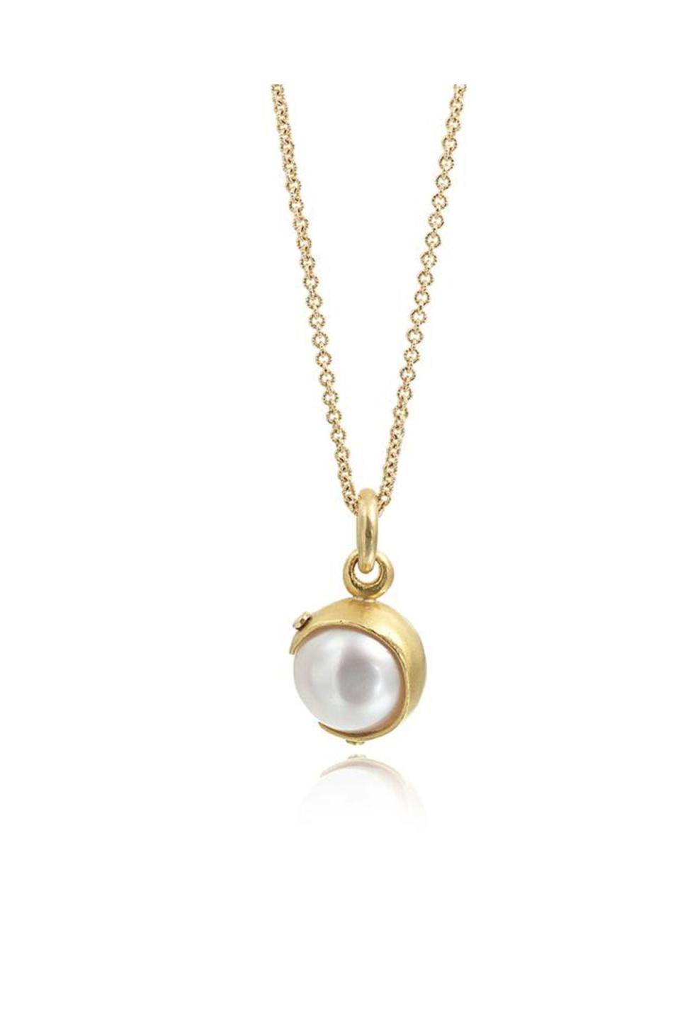 21) White Pearl Pendant