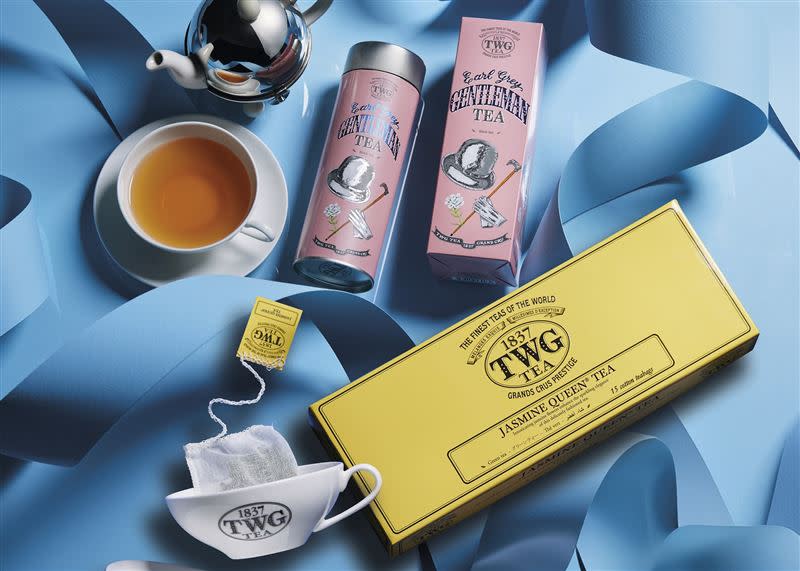 TWG Tea以「深度茶香獻禮」首選「紳士伯爵茶」與「皇后茉莉綠茶」展現母親溫柔而堅毅的力量，5月1日起推出「母親節特選茗茶禮物組」加贈品牌專用茶糖棒。（圖／品牌業者提供）