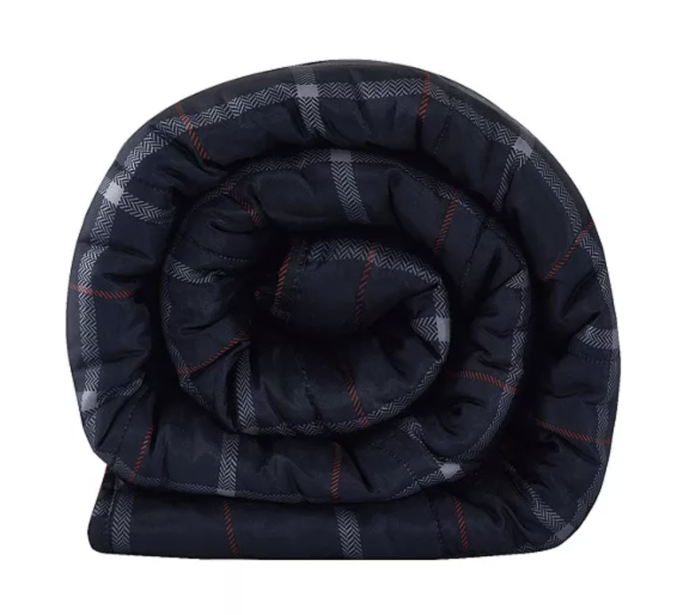 Pur Serenity 8lb Weighted Outdoor Blanket in dark blue plaid (Photo via Sport Chek)