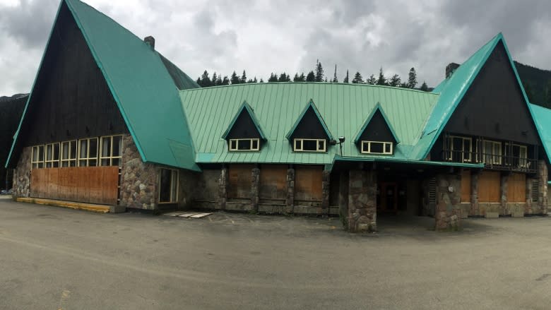 Lawsuits leave lodge in Glacier National Park derelict