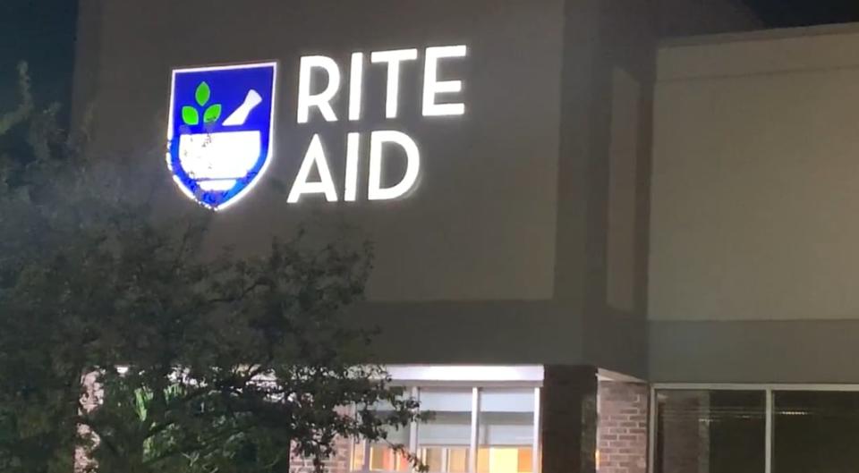 Car crashes in Kettering Rite Aid