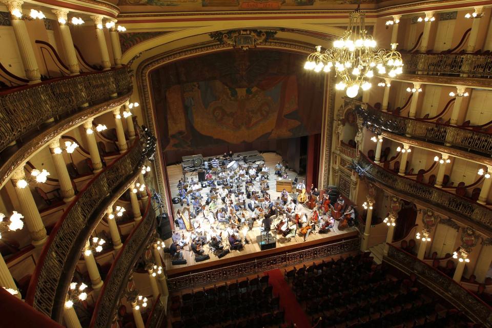 An interior view of the Amazonas Theatre, one of the main tourist spots of Manaus March 26, 2014. Manaus is one of the host cities for the 2014 soccer World Cup in Brazil. Picture taken March 26. REUTERS/Nuno Guimaraes (BRAZIL - Tags: SPORT SOCCER WORLD CUP SOCIETY TRAVEL)