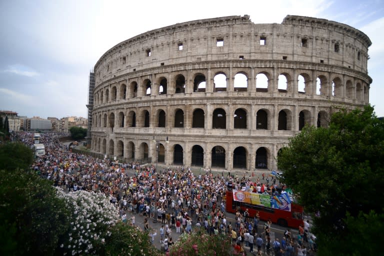 Thousands of tourists are left fuming in sweltering Rome as the Colosseum is closed without warning for a meeting of security staff