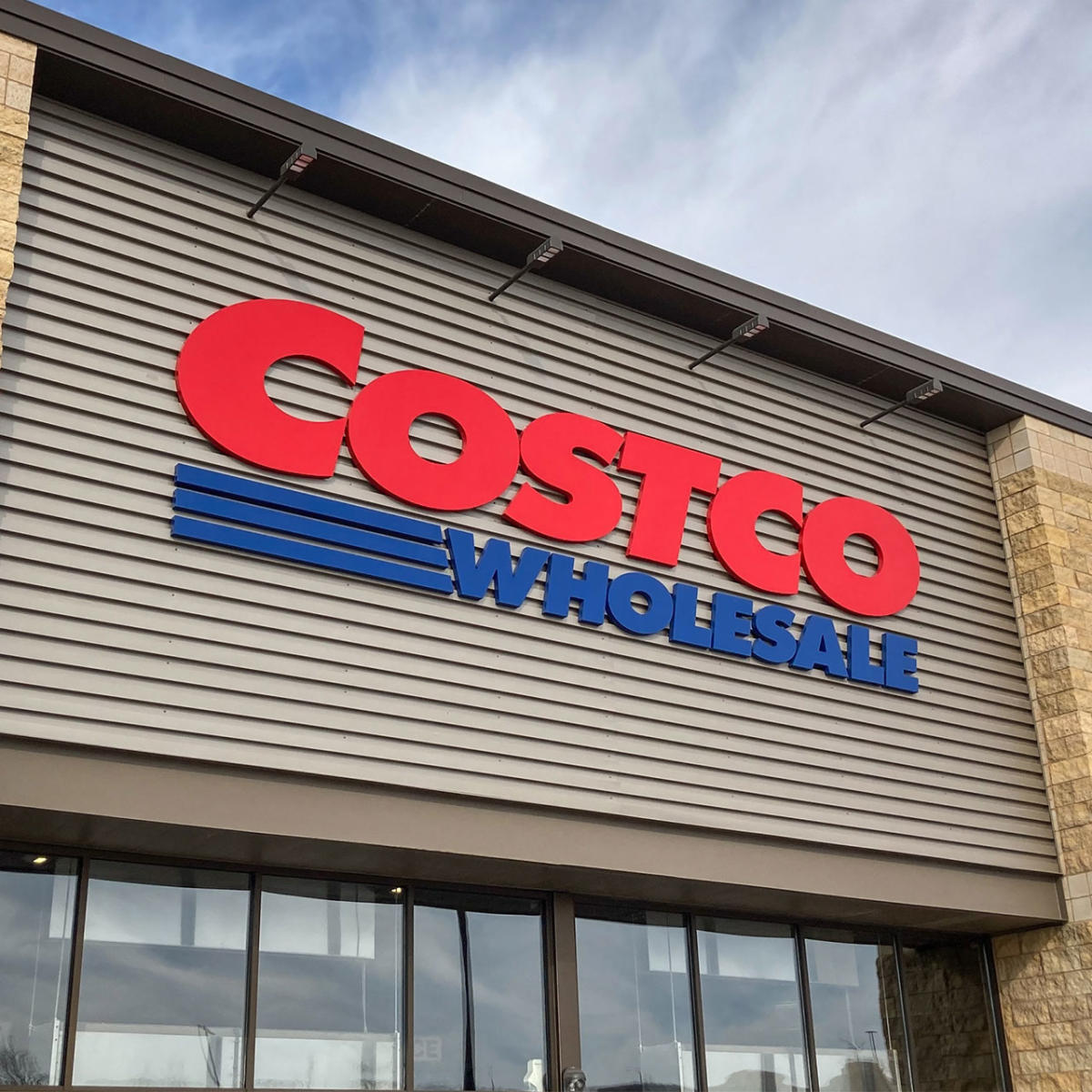 Costco's Stanley Cup Dupe Is Going Viral On TikTok: 'Run Don't Walk To  Costco