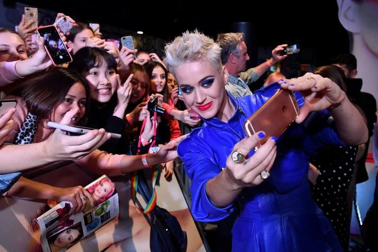 Katy Perry junto a sus fans