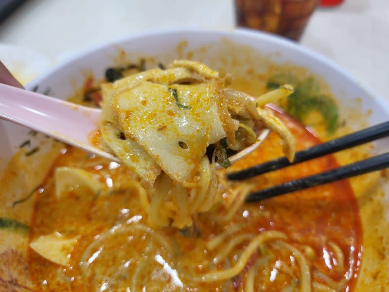 Lau Jiang Fishball Laksa Noodles - noodles and fish cake