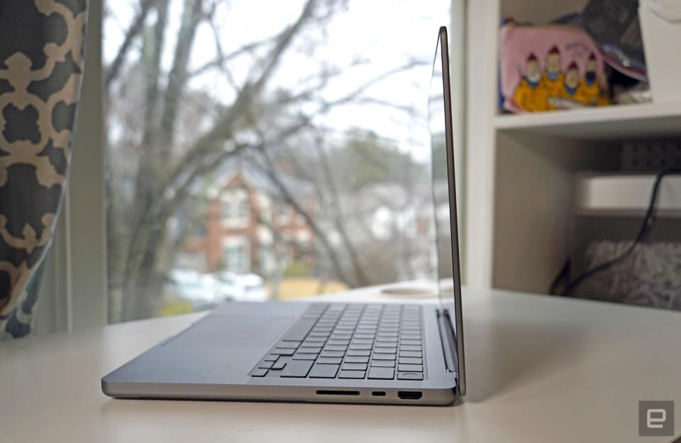 <p>MacBook Pro 14-inch (2022) side profile showing off ports</p>
