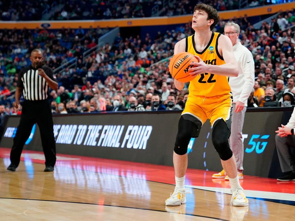 Patrick McCaffery squares up to take a shot during a 2022 NCAA tournament game.