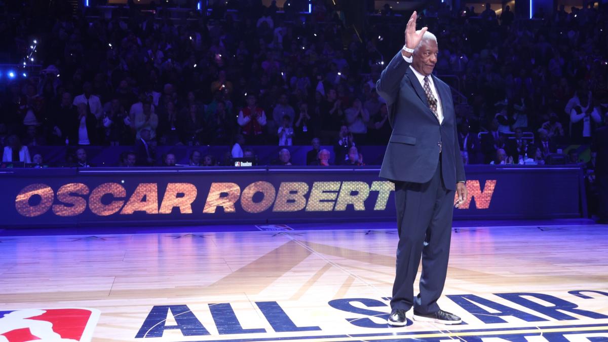 Oscar Robertson recounts time he got a telegram from KKK saying if he played ‘they’re going to shoot me’