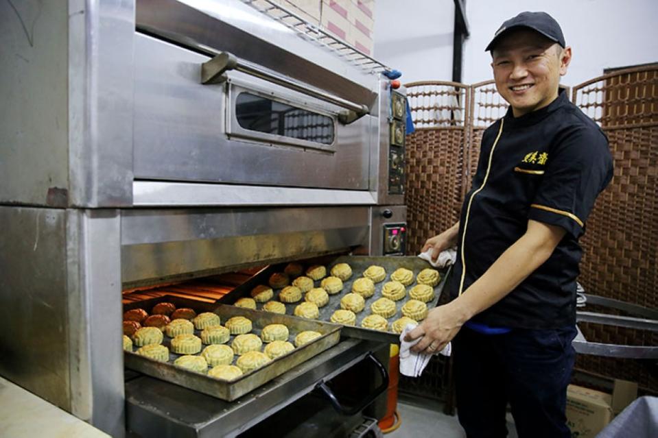 Leonard Lee is reviving his family's legacy with Seong Ying Chai that opens only to fulfil mooncake orders for the Mid-Autumn festival — Picture by Yusof Mat Isa