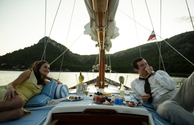 Jennifer and Anthony, living the life on the French Riviera.<p>Photo: Parisa Taghizadeh/Courtesy of Netflix</p>