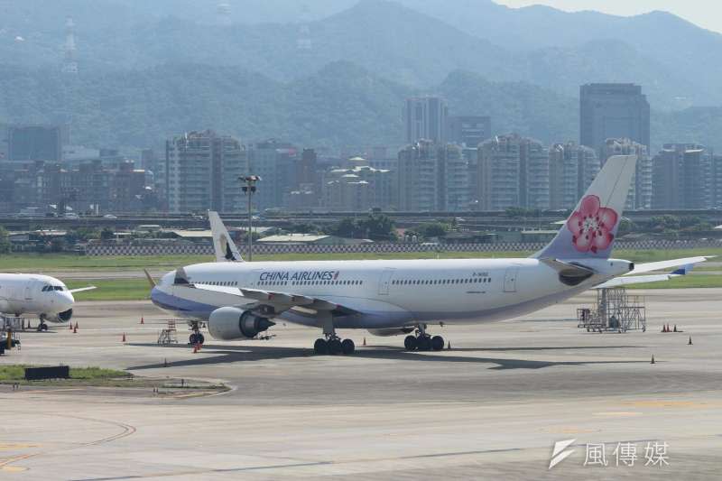 20160624-華航空服員罷工-飛機停在機坪。（方炳超攝）