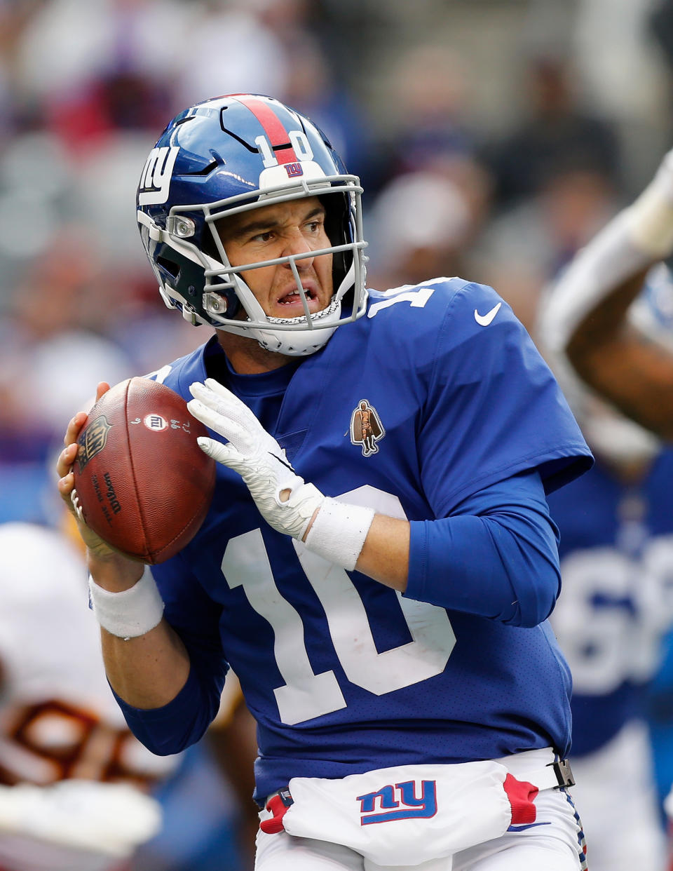 EAST RUTHERFORD, NJ - OCTOBER 28:  (NEW YORK DAILIES OUT)   Eli Manning #10 of the New York Giants in action against the Washington Redskins on October 28, 2018 at MetLife Stadium in East Rutherford, New Jersey. The Redskins defeated the Giants 20-13.  (Photo by Jim McIsaac/Getty Images)