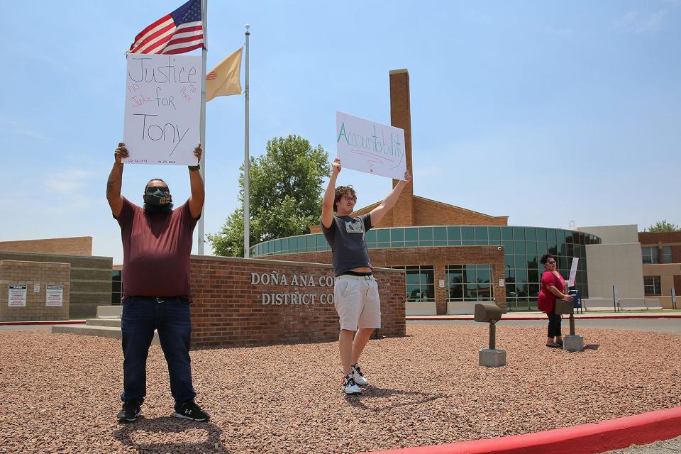 Protestors gathered near the 3rd Judicial District Court sign and near West Picacho Avenue on Wednesday, May 25, 2022, to call for an end to police brutality and justice for Antonio Valenzuela.