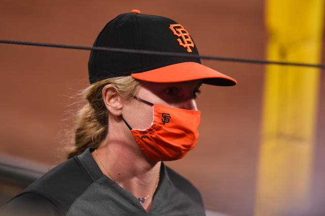 Alyssa Nakken Coaches First Base for San Francisco Giants - The New York  Times