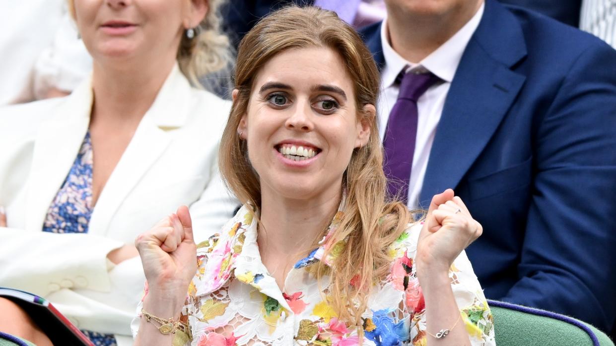  Princess Beatrice of York cheers at Day 9 of Wimbledon 2024. 