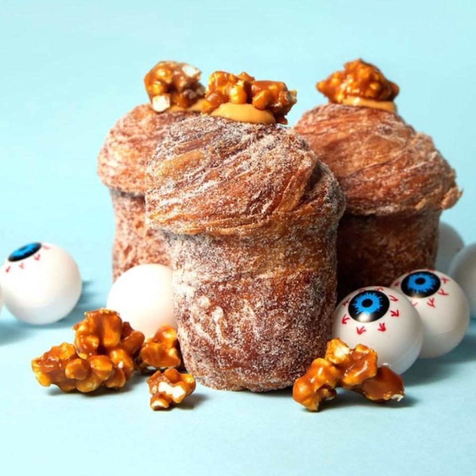 Mr Holmes Bakehouse - Caramel Corn Cruffin