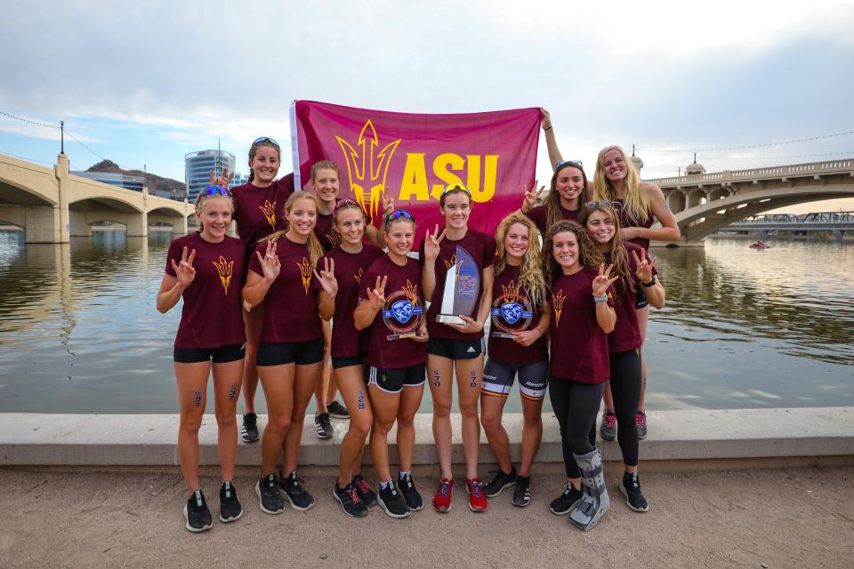 The Arizona State Triathlon team pose after winning the 2019 Triathlon National Championship on Nov. 16, 2019 in Tempe, AZ. (Brady Klain/The Republic)