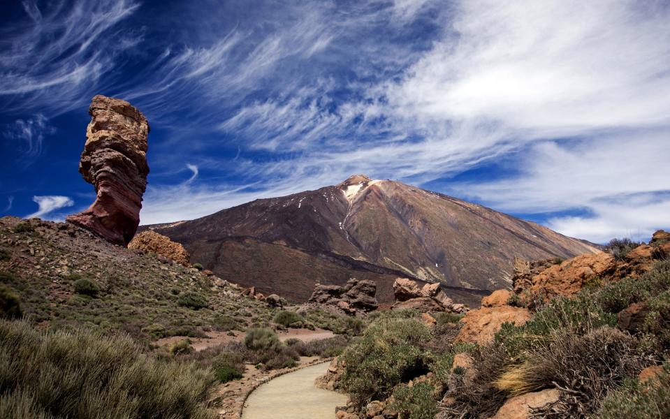 Hike and see the stars in Mount Teide National Park - Credit: cieniu1 - Fotolia