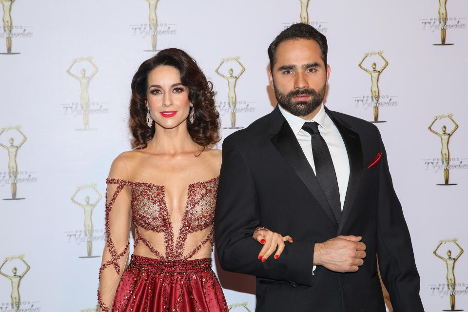 MEXICO CITY, MEXICO - MARCH 26:  Susana Gonzalez and Marcos Montero attend Premios Tv y Novelas 2017 at Televisa San Angel on March 26, 2017 in Mexico City, Mexico.  (Photo by Victor Chavez/WireImage)