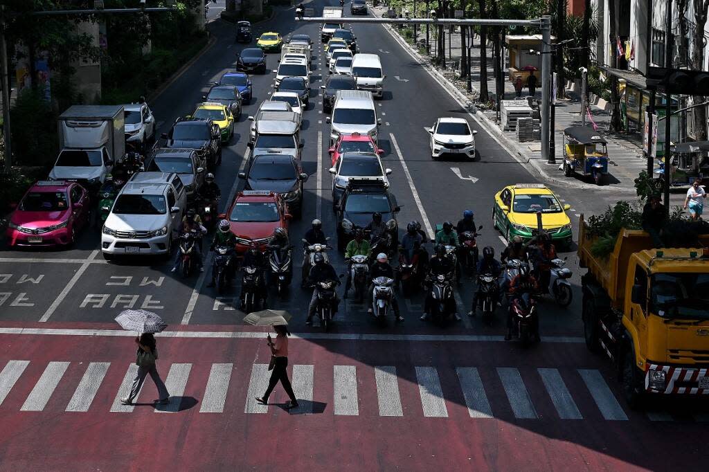 La chaleur extrême qui sévit dans certaines parties de l’Asie du Sud et du Sud-Est a incité les autorités à lancer des avertissements sanitaires.