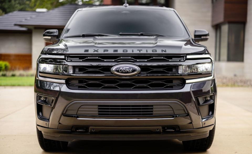 <p>2022 Ford Expedition Stealth Performance Package</p>