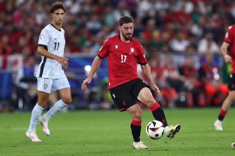 Luego de perderse los dos primeros partidos, el ambidiestro Kiteishvili fue titular en Georgia en la victoria sobre Portugal que le dio la clasificación al seleccionado debutante absoluto en la Eurocopa.